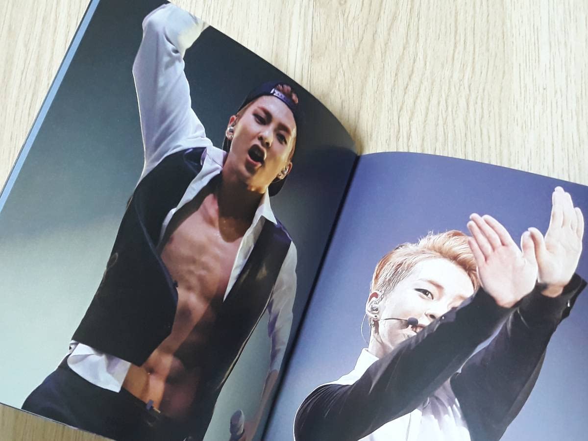 Amazon.co.jp: EXOシウミン マスター 写真集「HAPPY XIU DAY」XIUMIN